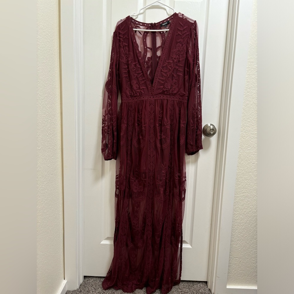 Deep V long sleeve lace dress size large.
